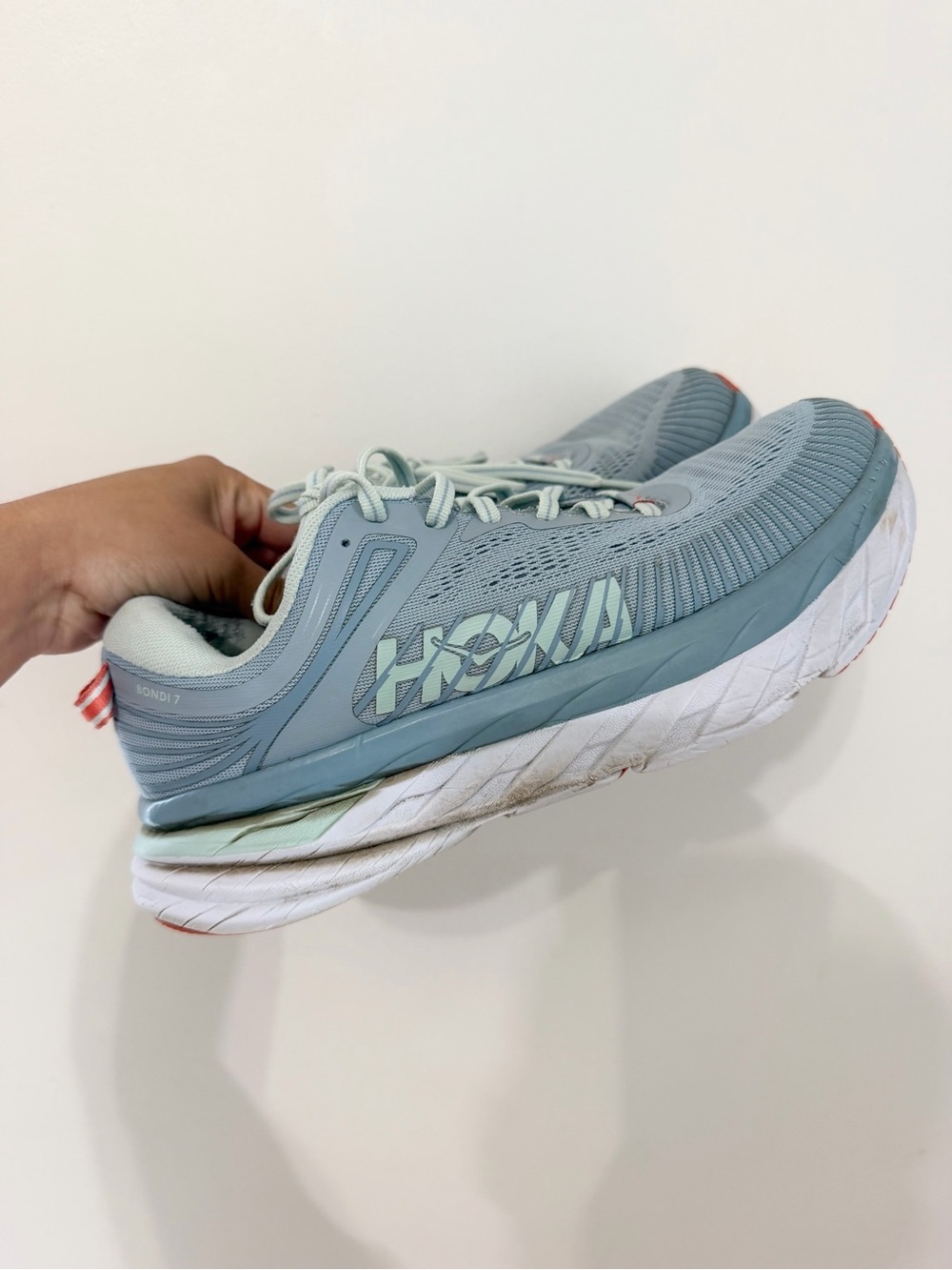 Hoka One W Bondi 7 Light Blue Womens Size 8 Athletic Cushioned Running Shoes